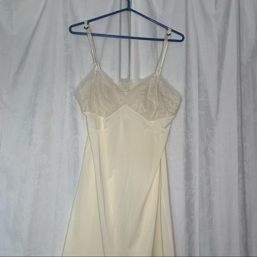 Off white slip